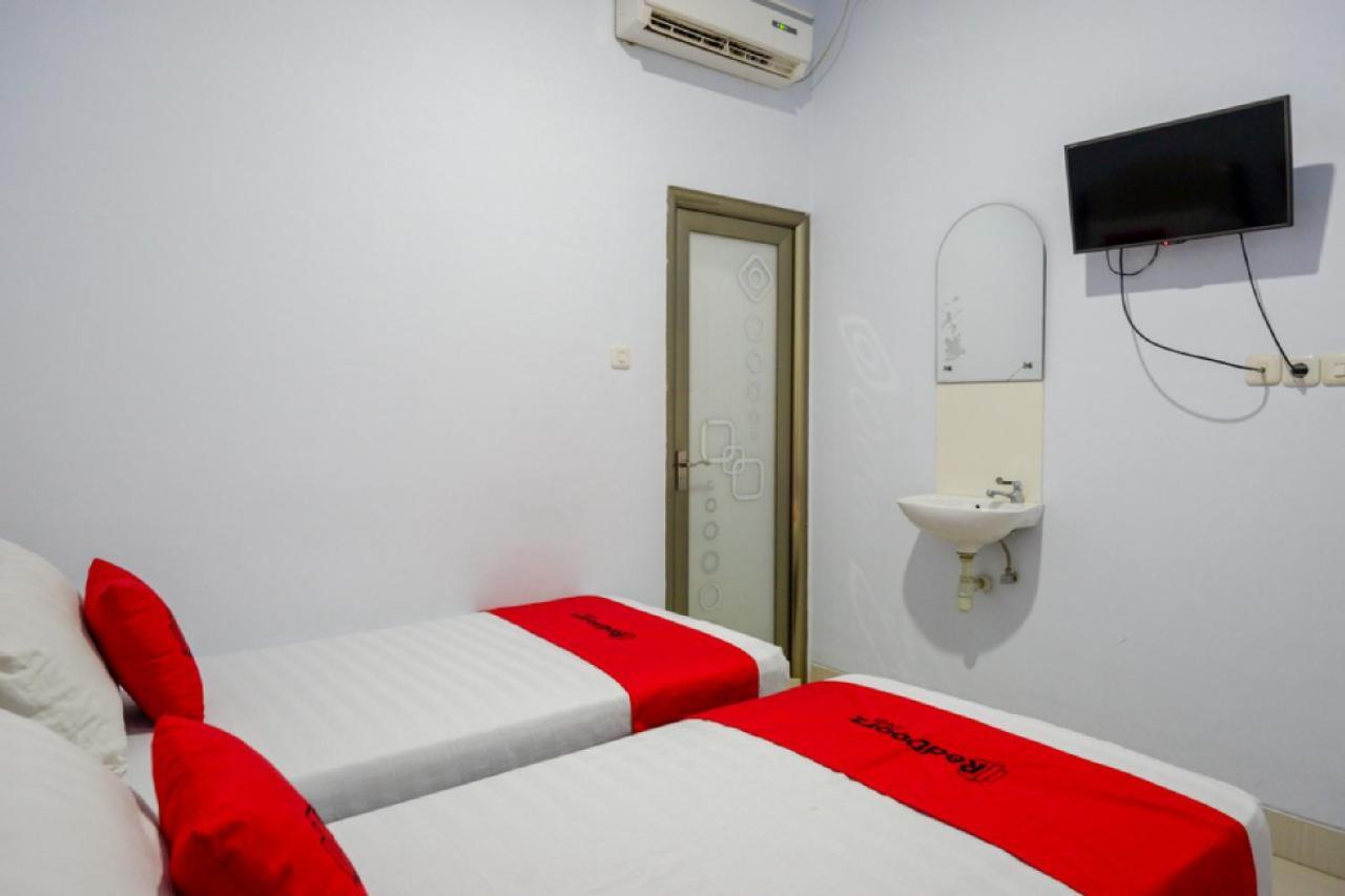 Reddoorz @ Hotel Bravo Pantai Kamali Bau Bau Baubau Eksteriør billede
